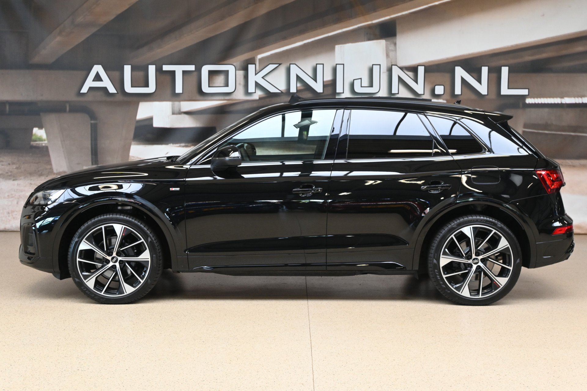 57089729-4.jpg